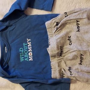 Carter's outfit size 6 months.